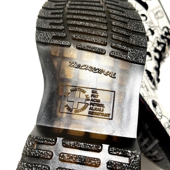 Dr. Martens 1460 Pride Boots Fuyuki Kanai Manga Art Leather Mens 9 Womens 10 NWO - Picture 12 of 13